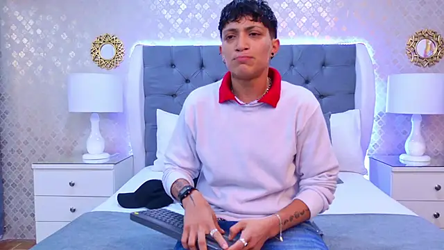 Snapshot of ZoeKrug chatting on November 29, 2025, 11:32 am ZoeKrug online show from November 29, 2025, 11:32 am