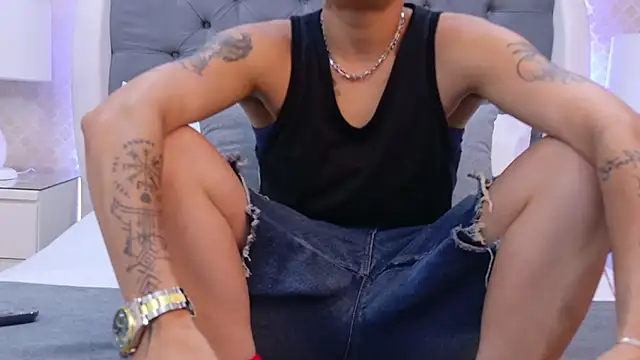 Snapshot of ZoeKrug chatting on November 26, 2025, 11:54 am ZoeKrug online show from November 26, 2025, 11:54 am