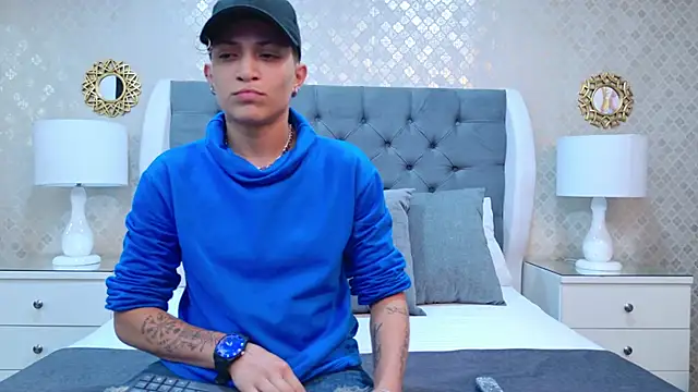 Snapshot of ZoeKrug chatting on October 24, 2025, 11:42 am ZoeKrug online show from October 24, 2025, 11:42 am