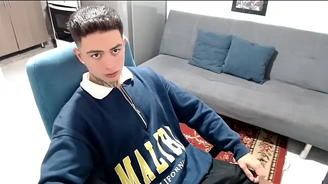 Snapshot of santii_ss chatting on January 13, 2026, 1:15 pm santii ss online show from January 13, 2026, 1:15 pm