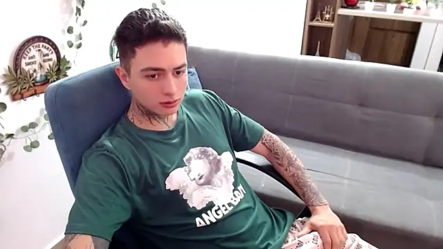 Snapshot of santii_ss chatting on March 30, 2026, 3:02 pm santii ss online show from March 30, 2026, 3:02 pm