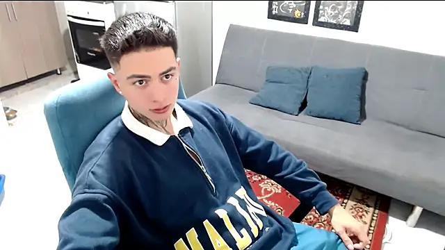 Snapshot of santii_ss chatting on January 10, 2026, 12:11 pm santii ss online show from January 10, 2026, 12:11 pm