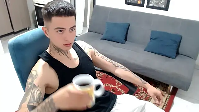 Snapshot of santii_ss chatting on December 16, 2025, 2:54 pm santii ss online show from December 16, 2025, 2:54 pm