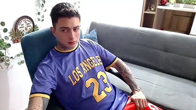 Snapshot of santii_ss chatting on March 30, 2026, 12:12 am santii ss online show from March 30, 2026, 12:12 am