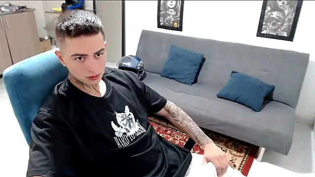 santii ss online show from November 9, 2025, 3:05 pm