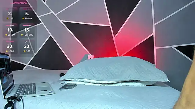 Snapshot of hot_boy_04 chatting on December 16, 2025, 2:10 pm hot boy 04 online show from December 16, 2025, 2:10 pm