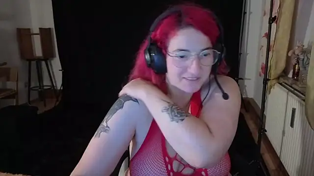 Snapshot of Einfach_Dani_offi chatting on October 20, 2025, 7:36 pm Einfach Dani offi online show from October 20, 2025, 7:36 pm