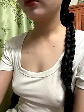 Snapshot of LinYi_Office chatting on November 7, 2025, 1:43 am LinYi Office online show from November 7, 2025, 1:43 am