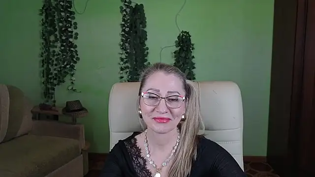 Snapshot of Habibi_Honeyy chatting on November 7, 2025, 5:01 am Habibi Honeyy online show from November 7, 2025, 5:01 am