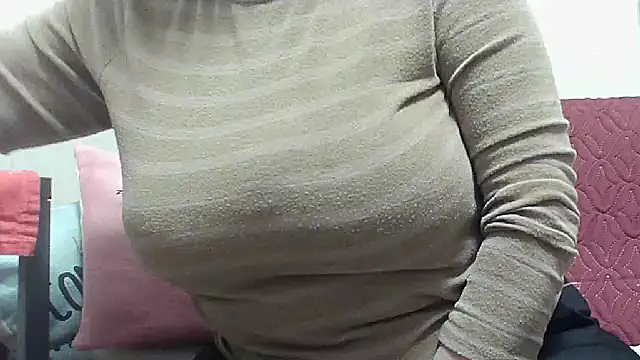 sexy tettona online show from March 18, 2026, 11:46 am