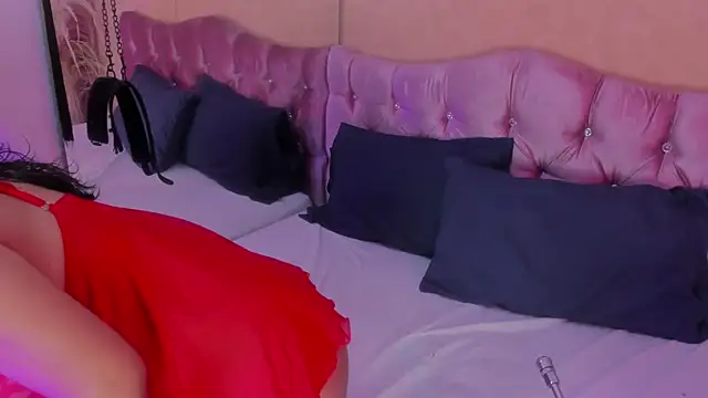 KARINAJTORRES online show from October 7, 2025, 8:54 pm