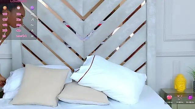 Agatha-Adams online show from September 26, 2025, 2:02 pm