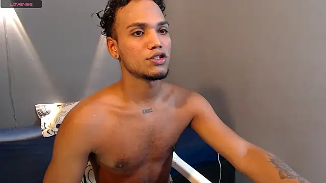 Snapshot of mateonick40 chatting on April 1, 2026, 5:32 pm mateonick40 online show from April 1, 2026, 5:32 pm