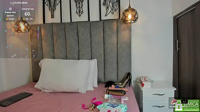 Gia Scott online show from September 26, 2025, 1:40 pm