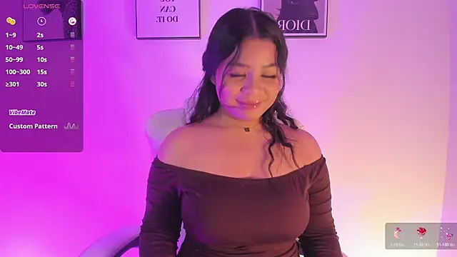 Snapshot of LizzyPonce chatting on October 24, 2025, 7:40 am LizzyPonce online show from October 24, 2025, 7:40 am