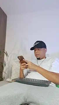 asmodeo 33 online show from March 4, 2026, 5:04 am