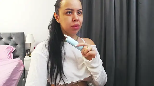 Snapshot of Casiana_ chatting on February 27, 2026, 6:35 am Casiana online show from February 27, 2026, 6:35 am