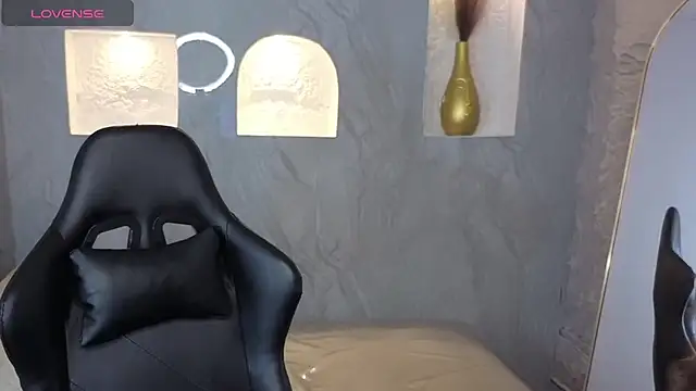 Snapshot of _Evoni_b chatting on October 24, 2025, 7:46 pm Evoni b online show from October 24, 2025, 7:46 pm