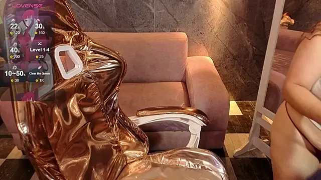 Snapshot of _Evoni_b chatting on November 10, 2025, 8:03 pm Evoni b online show from November 10, 2025, 8:03 pm