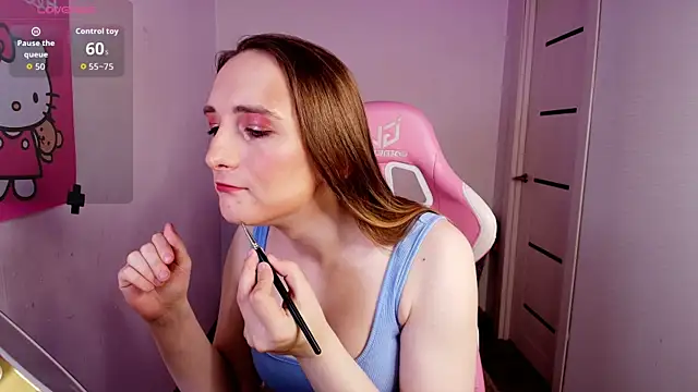 Snapshot of Vi_Luxy chatting on January 18, 2026, 2:04 am Vi Luxy online show from January 18, 2026, 2:04 am