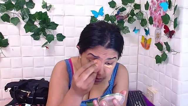 Snapshot of IndiaSexyStripper4u chatting on October 30, 2025, 5:21 pm IndiaSexyStripper4u online show from October 30, 2025, 5:21 pm