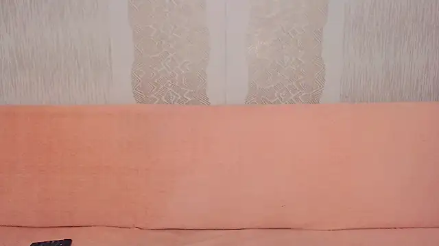 Snapshot of DianaVi chatting on December 19, 2025, 8:44 pm DianaVi online show from December 19, 2025, 8:44 pm