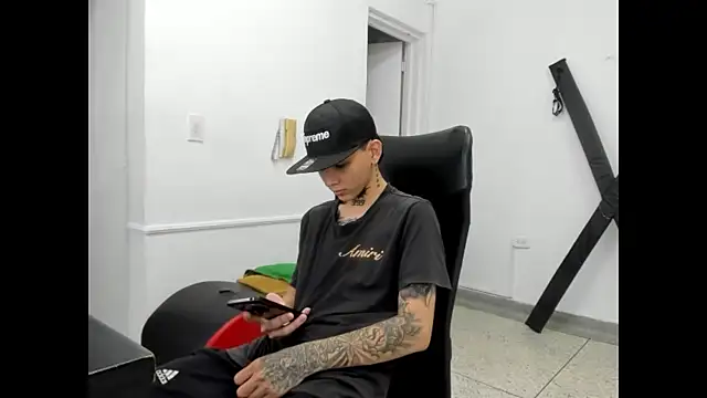 StraightBoy Nick online show from April 30, 2026, 8:57 pm