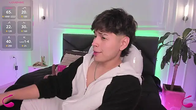 Jordan 24  online show from October 31, 2025, 8:49 pm