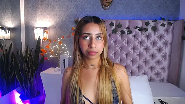 Snapshot of laila_stilwiills chatting on November 4, 2025, 3:43 am laila stilwiills online show from November 4, 2025, 3:43 am