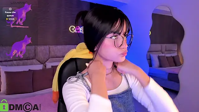 Snapshot of Arinextdoor chatting on October 21, 2025, 11:15 pm Arinextdoor online show from October 21, 2025, 11:15 pm