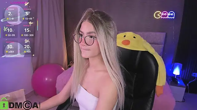 Snapshot of Arinextdoor chatting on November 8, 2025, 11:52 pm Arinextdoor online show from November 8, 2025, 11:52 pm