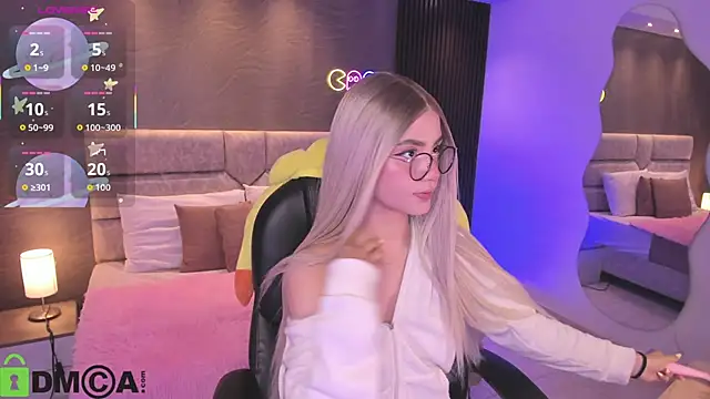 Snapshot of Arinextdoor chatting on November 7, 2025, 11:19 pm Arinextdoor online show from November 7, 2025, 11:19 pm