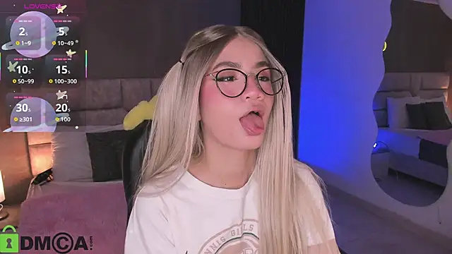 Snapshot of Arinextdoor chatting on November 20, 2025, 11:36 pm Arinextdoor online show from November 20, 2025, 11:36 pm