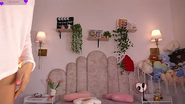 violeth     online show from February 17, 2026, 1:30 pm