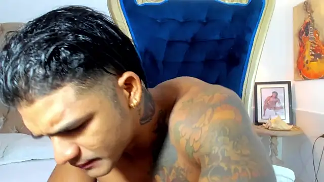 antonio  444 online show from November 28, 2025, 11:32 am