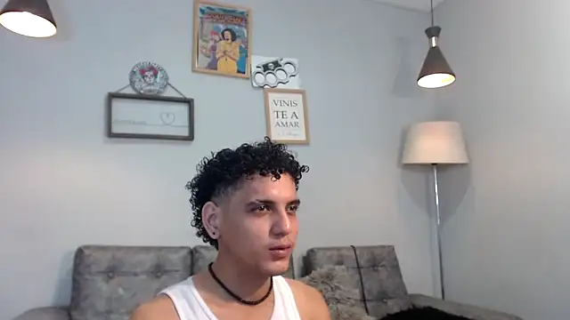 Xfire boy69 online show from November 26, 2025, 2:28 pm