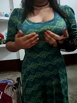 hot grieal1 online show from November 3, 2025, 7:39 pm