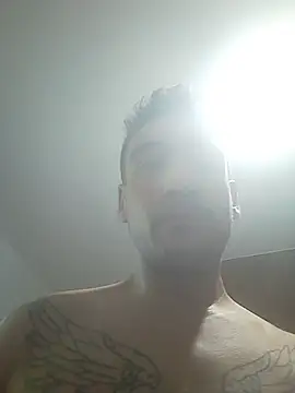 bigandstrong2217 online show from April 19, 2026, 1:39 am