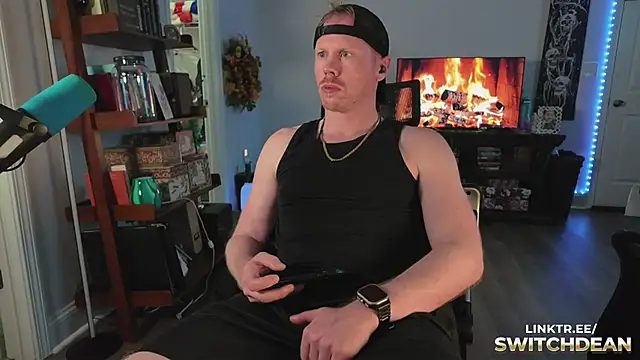 Snapshot of twunkdean chatting on November 22, 2025, 9:35 pm twunkdean online show from November 22, 2025, 9:35 pm