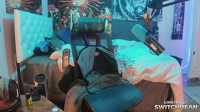 Snapshot of twunkdean chatting on November 21, 2025, 5:01 pm twunkdean online show from November 21, 2025, 5:01 pm