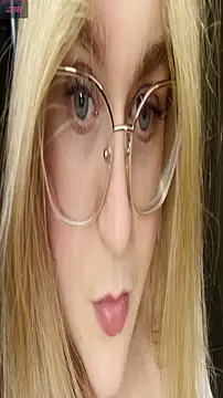 Snapshot of Monahosks chatting on February 24, 2026, 5:36 pm Monahosks online show from February 24, 2026, 5:36 pm