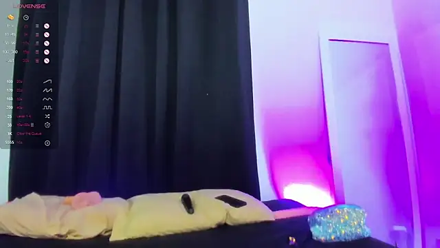 Snapshot of RoseeCarter chatting on November 23, 2025, 9:25 pm RoseeCarter online show from November 23, 2025, 9:25 pm