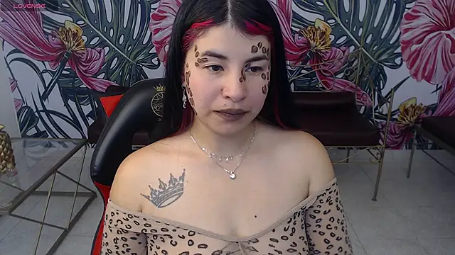 Nina harper  online show from October 9, 2025, 8:09 pm