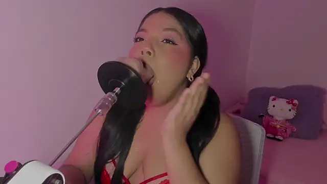 Lily hot25 online show from February 7, 2026, 4:42 am