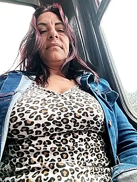 Snapshot of _Kamy_Hot chatting on October 18, 2025, 5:15 pm Kamy Hot online show from October 18, 2025, 5:15 pm