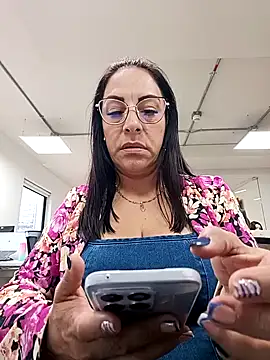 Snapshot of _Kamy_Hot chatting on September 18, 2025, 3:15 pm Kamy Hot online show from September 18, 2025, 3:15 pm