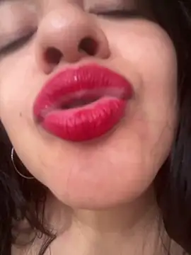 EmilyNoir1 online show from May 23, 2026, 8:52 pm