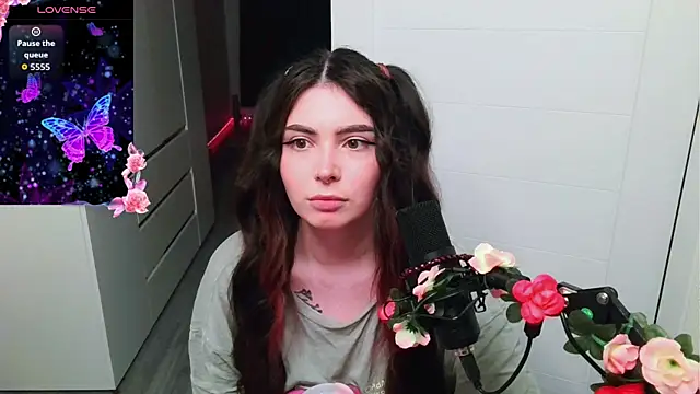 Snapshot of peachyness chatting on May 26, 2026, 9:57 pm peachyness online show from May 26, 2026, 9:57 pm