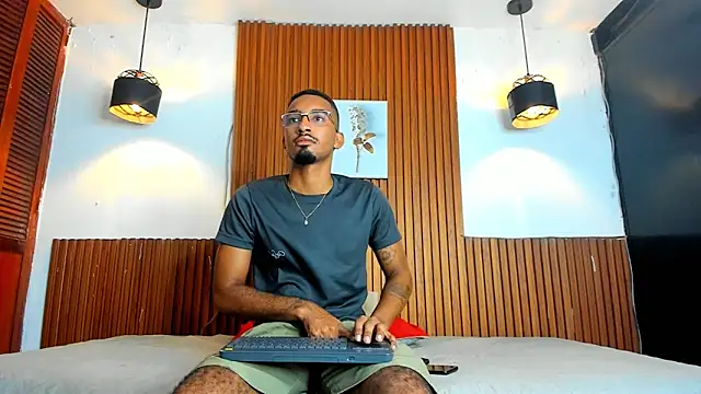 Darwin mayo online show from December 20, 2025, 11:24 am