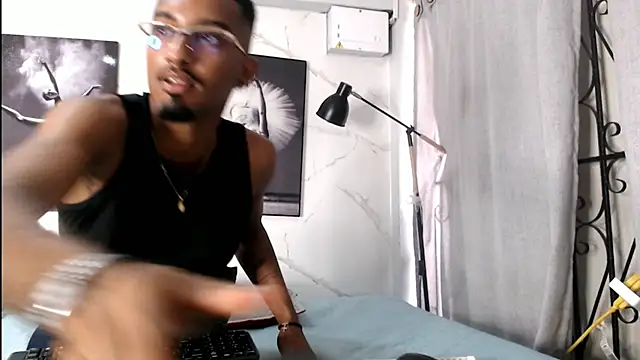 Snapshot of Darwin_mayo chatting on November 10, 2025, 5:18 pm Darwin mayo online show from November 10, 2025, 5:18 pm